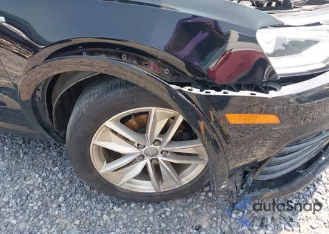 2018 Audi Q3 2.0T Premium/2.0T Sport Premium из США, поврежденный, VIN WA1ECCFS4JR006169